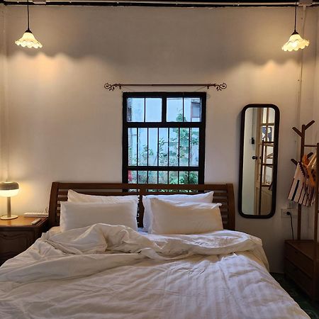 The Ordinary 8 Hostel Szuratthani Kültér fotó