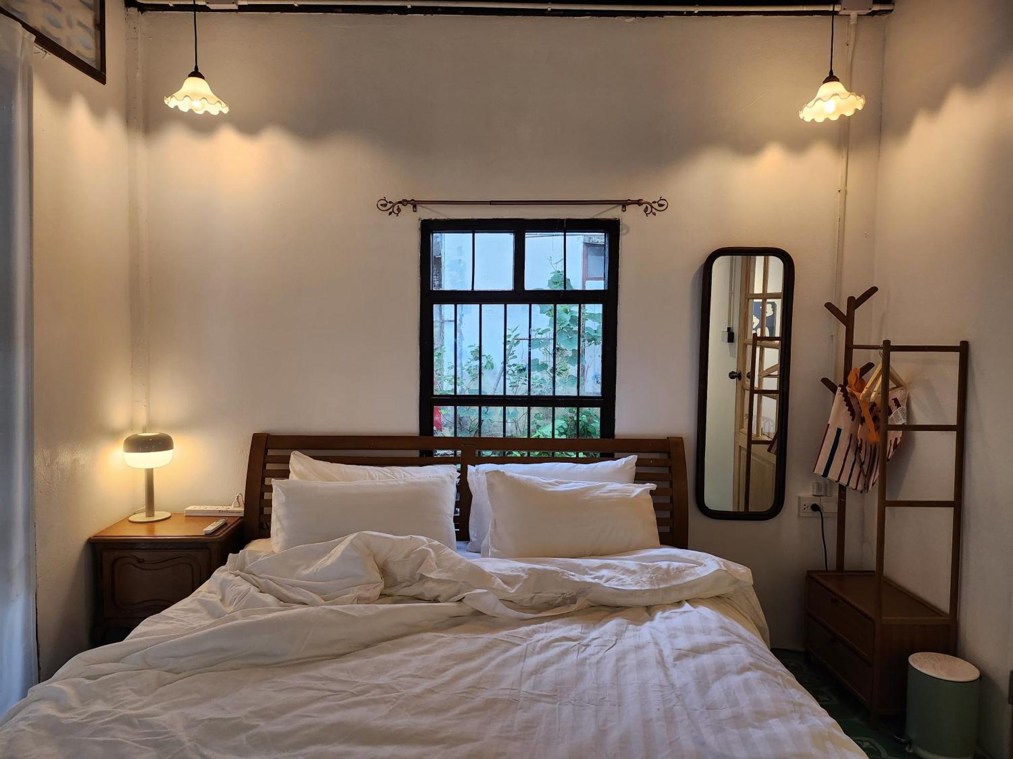 The Ordinary 8 Hostel Szuratthani Kültér fotó