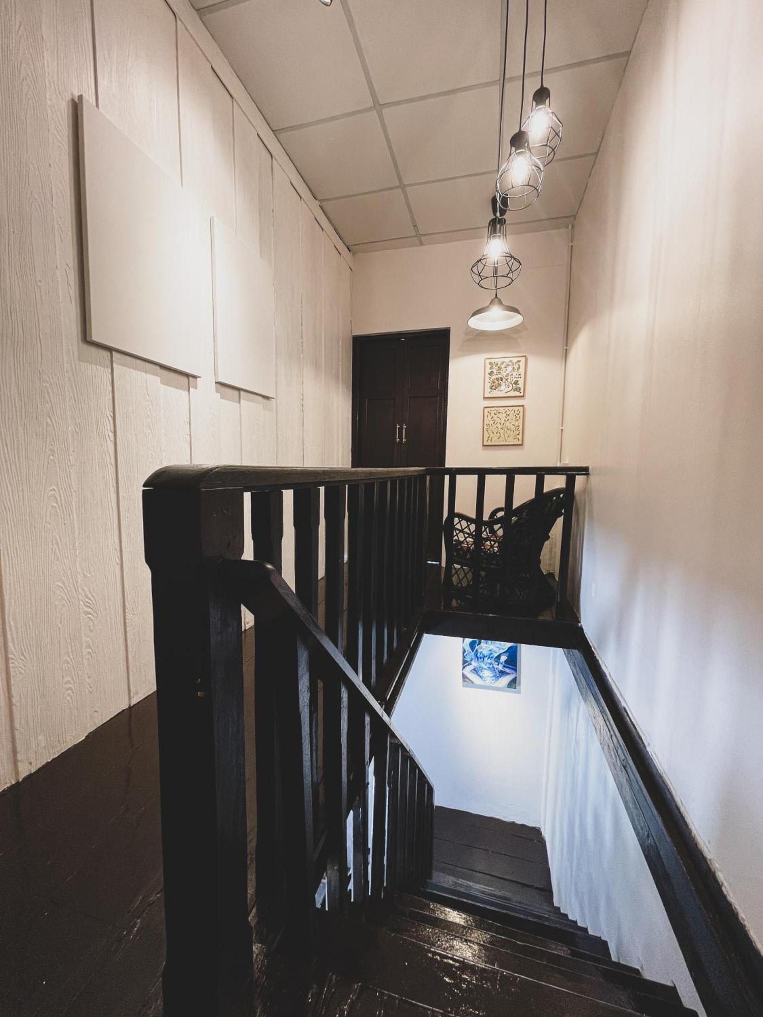 The Ordinary 8 Hostel Szuratthani Kültér fotó
