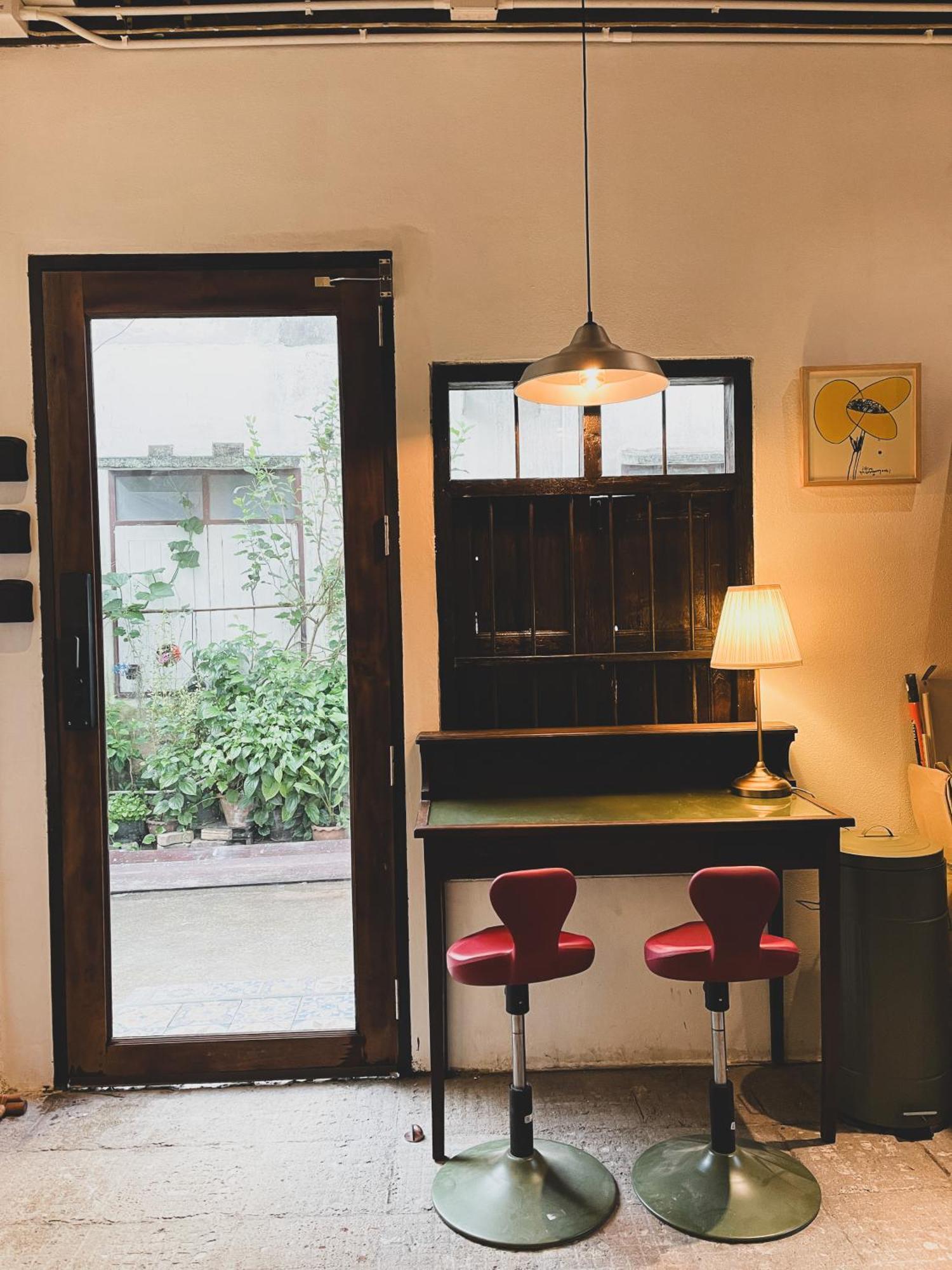 The Ordinary 8 Hostel Szuratthani Kültér fotó