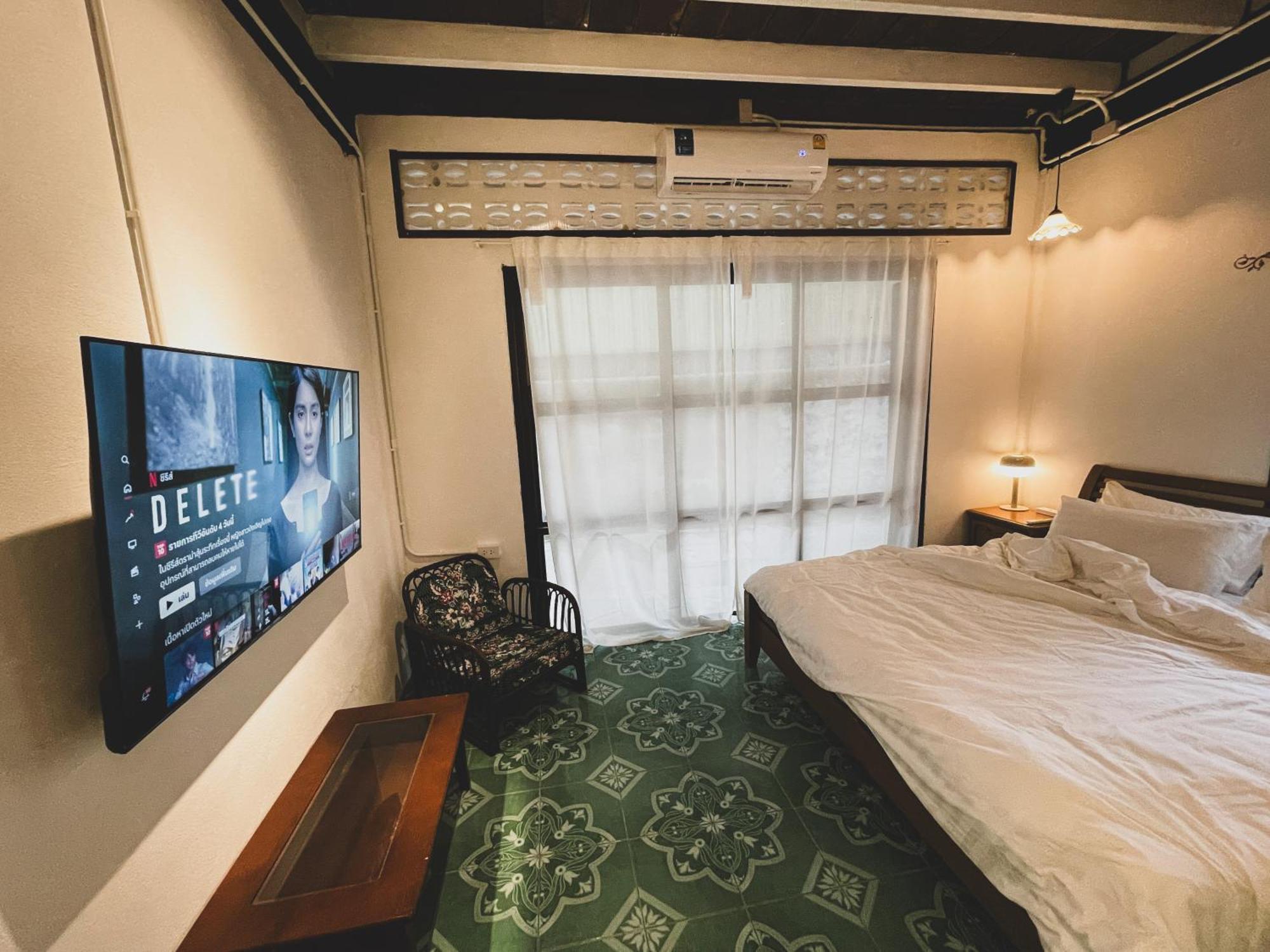 The Ordinary 8 Hostel Szuratthani Kültér fotó