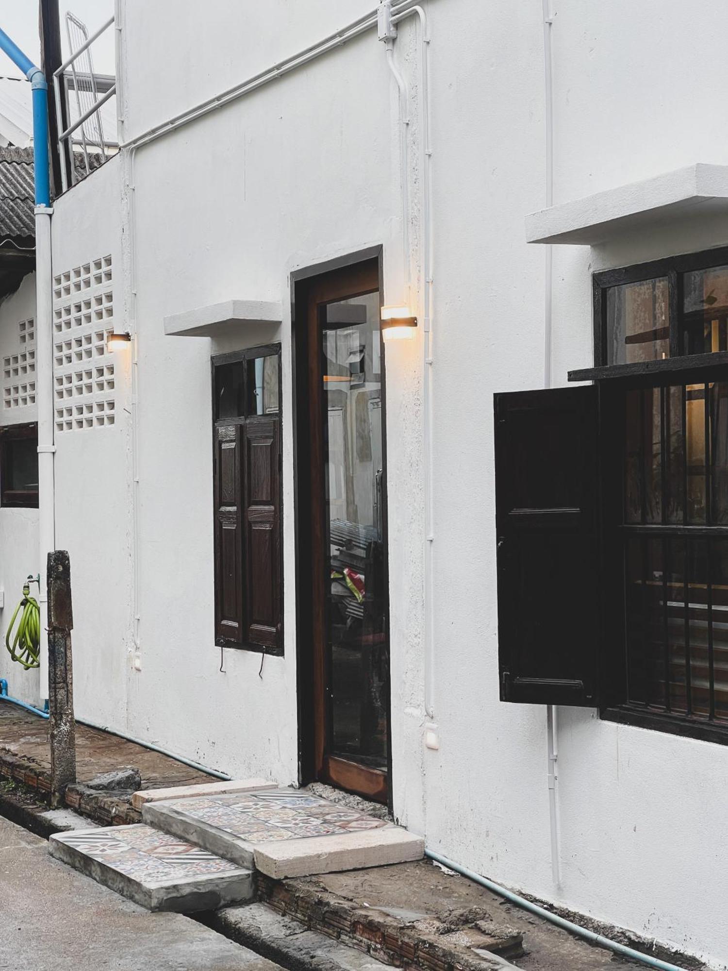 The Ordinary 8 Hostel Szuratthani Kültér fotó